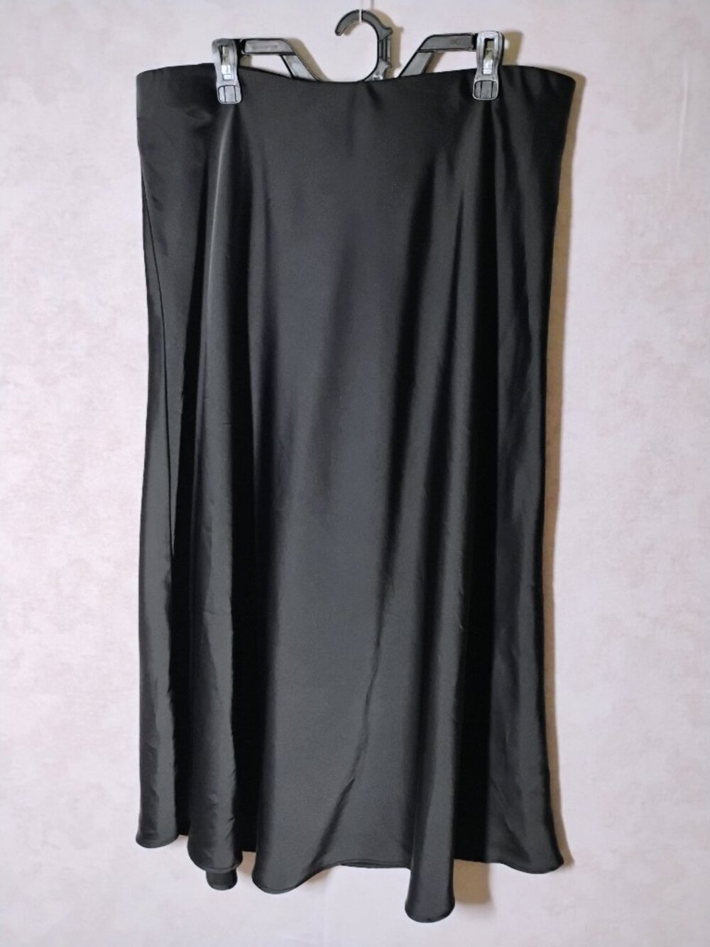 Banana Republic Black Satin Flowy Maxi Skirt size XL